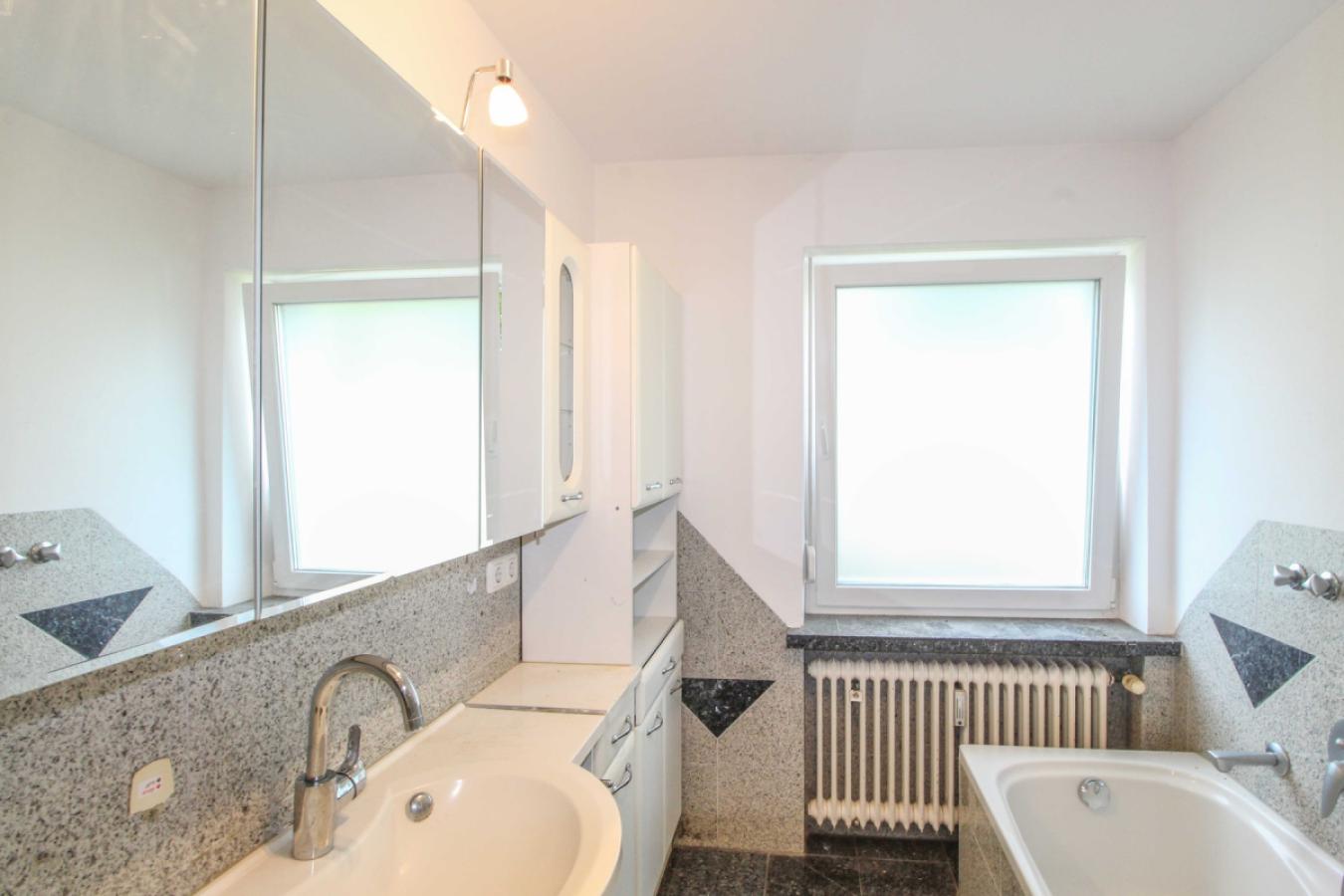 Whg 1 Badezimmer