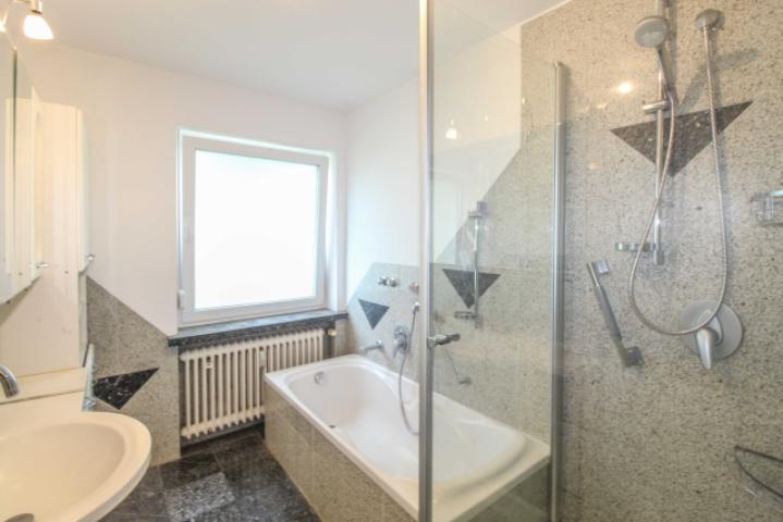 Whg 1 Badezimmer