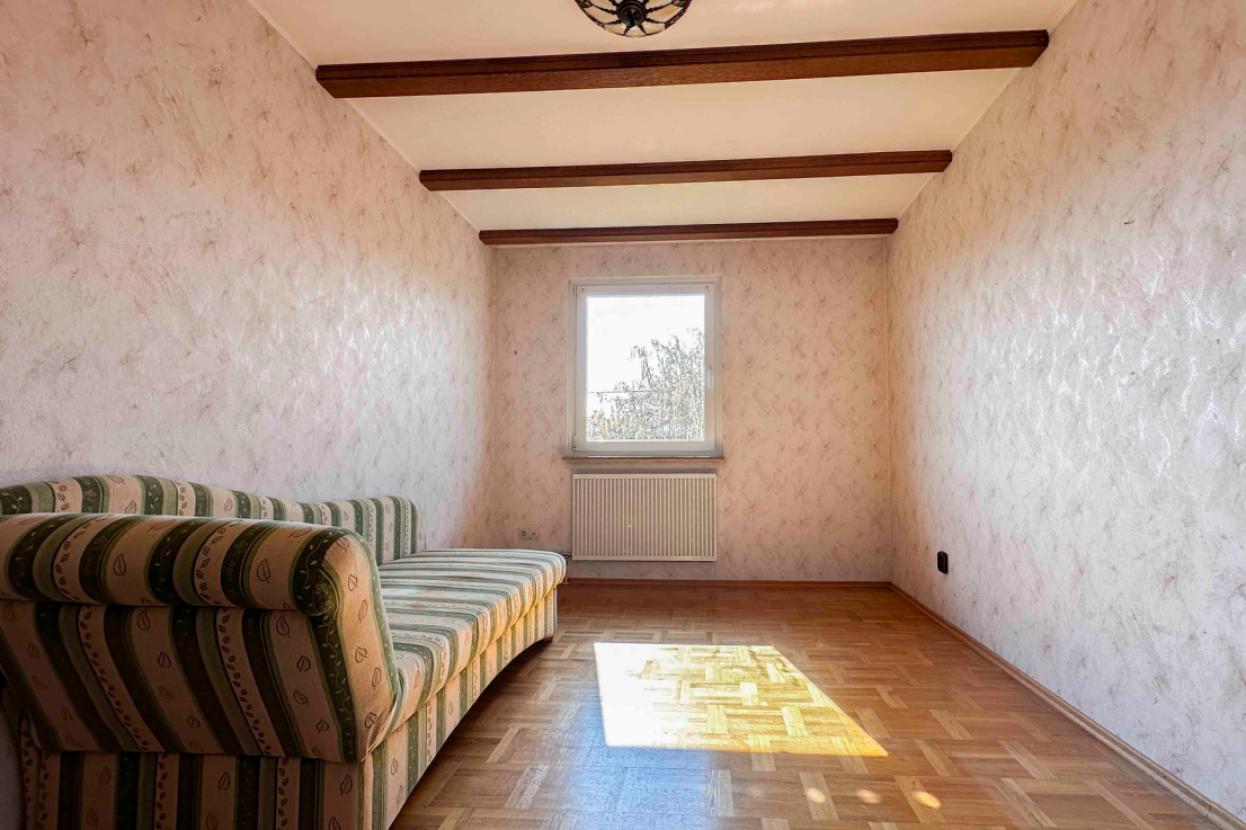 Büro EG