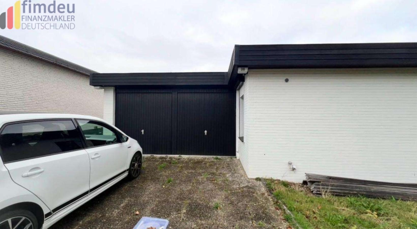 Garage mit Carport