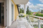 Balkon zur Straße (OG) 
