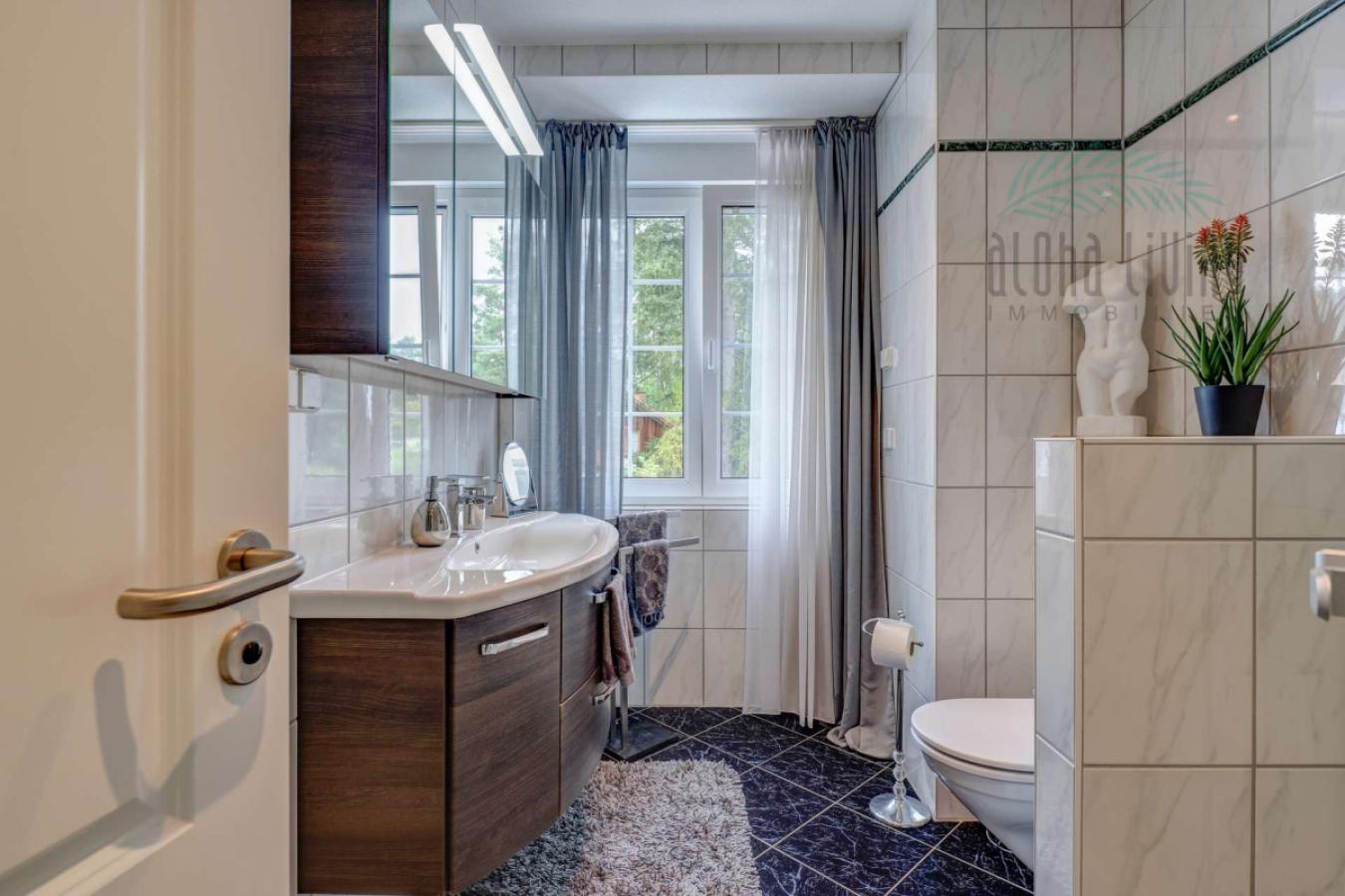 Badezimmer 2 (OG)