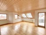 sonniges Wohnzimmer 