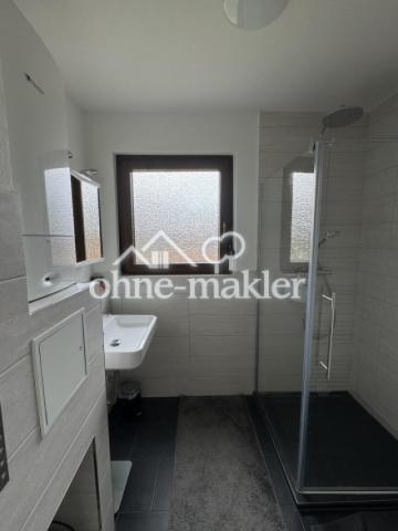 EG Bad mit Dusche (WC separat)