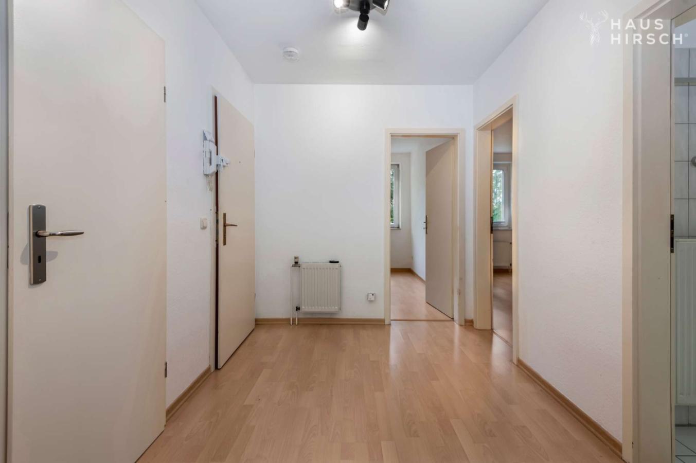 Flur / Eingangstüre / Zimmer
