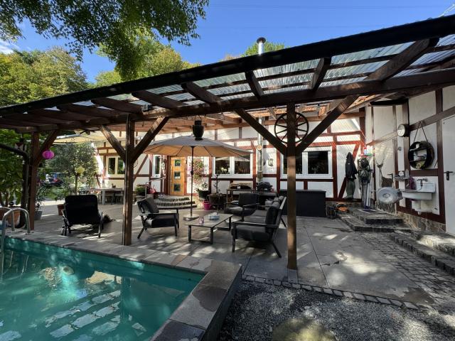 Terrasse überdacht mit Pool