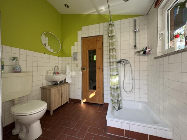 Vorraum Sauna mit Dusche