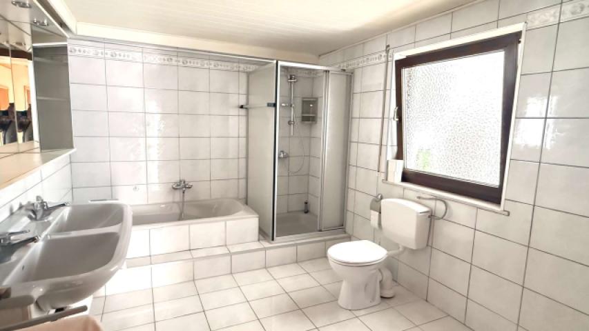 Badezimmer EG