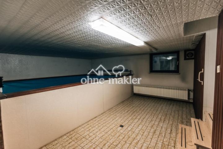 Poolraum 1