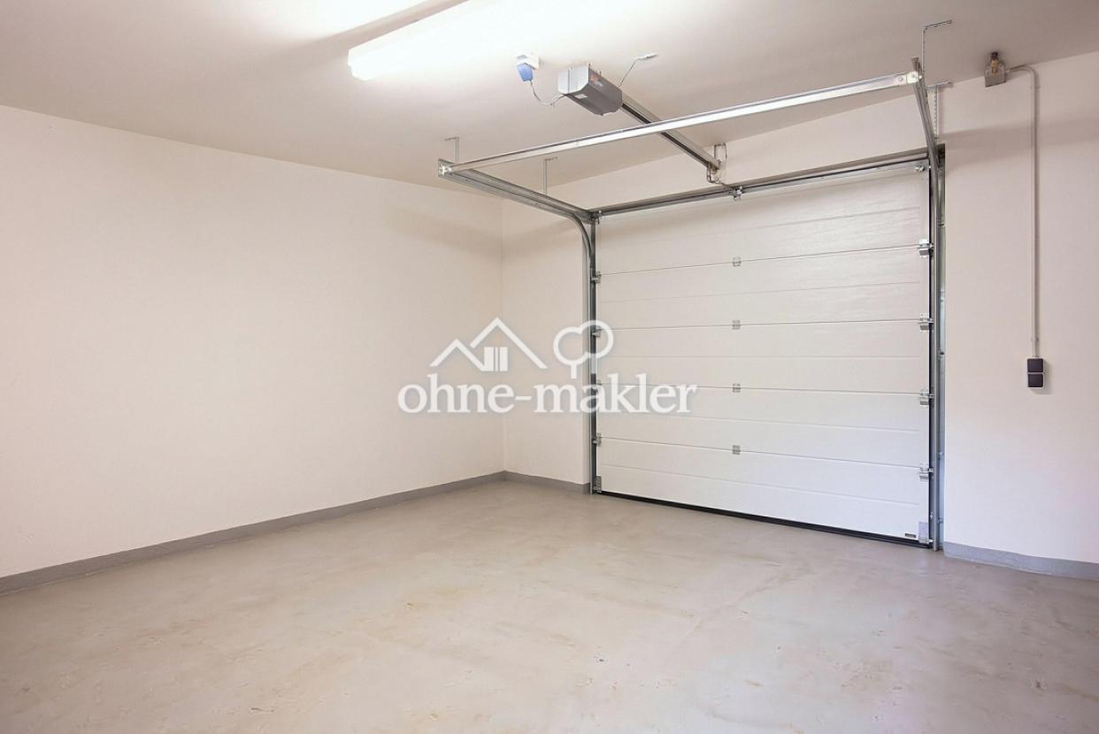 Doppelgarage mit Abstellraum