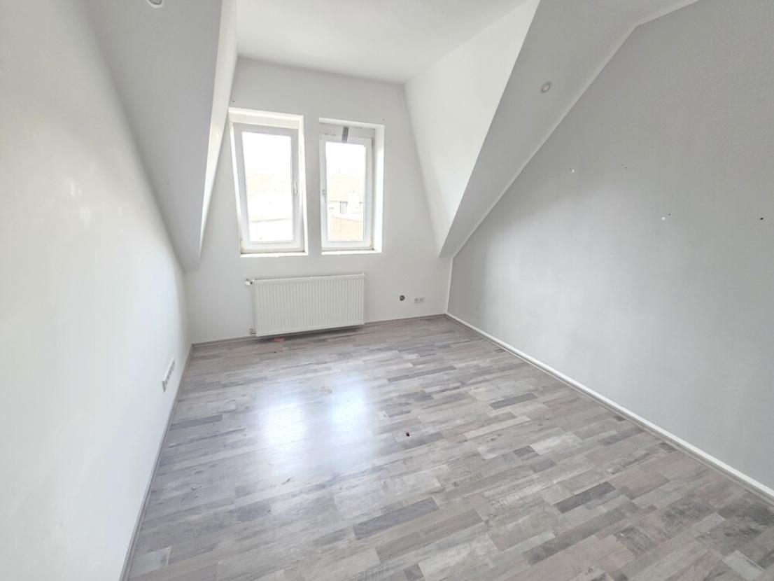 Schlafzimmer DG