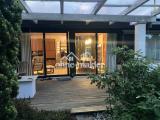 Terrasse und Wohnraum