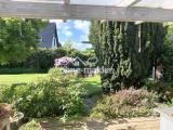 Terrasse mit Blick zum Teich