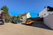 Parkplatz im Hof
