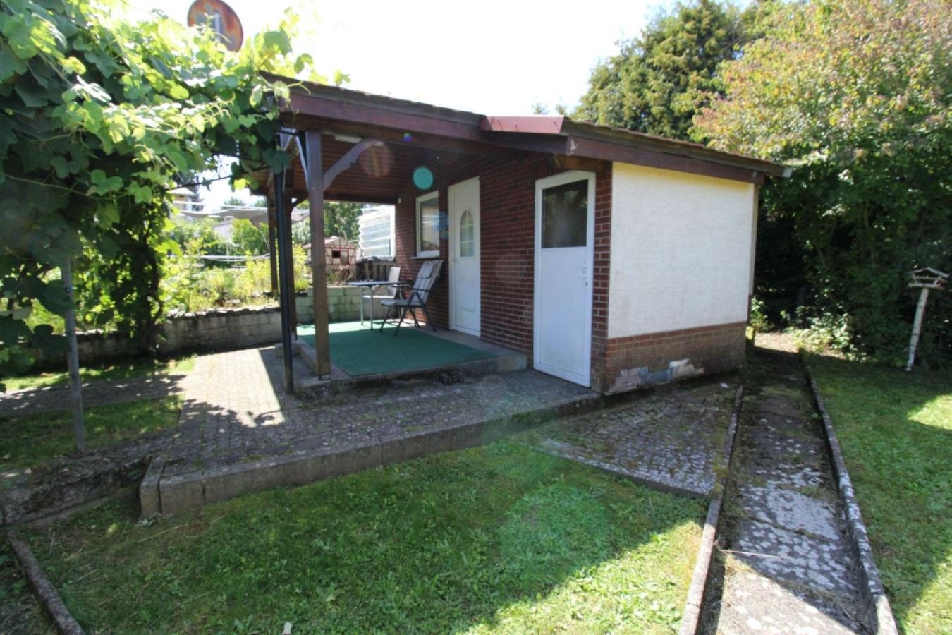 14 Gartenhütte