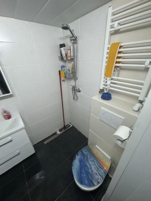 9 Dusche WC