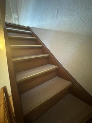 19 Treppe zum OG