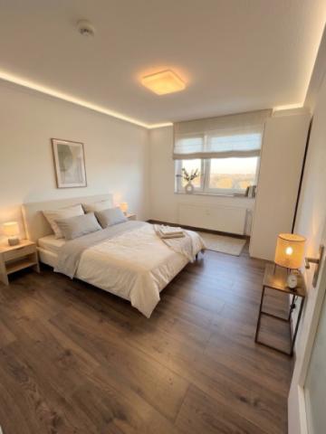 Schlafzimmer mit KI möbliert