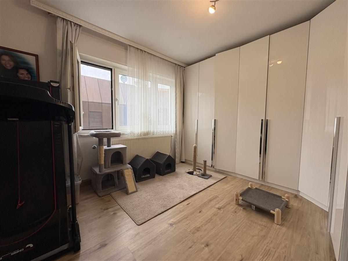 Schlafzimmer 2  / Büro