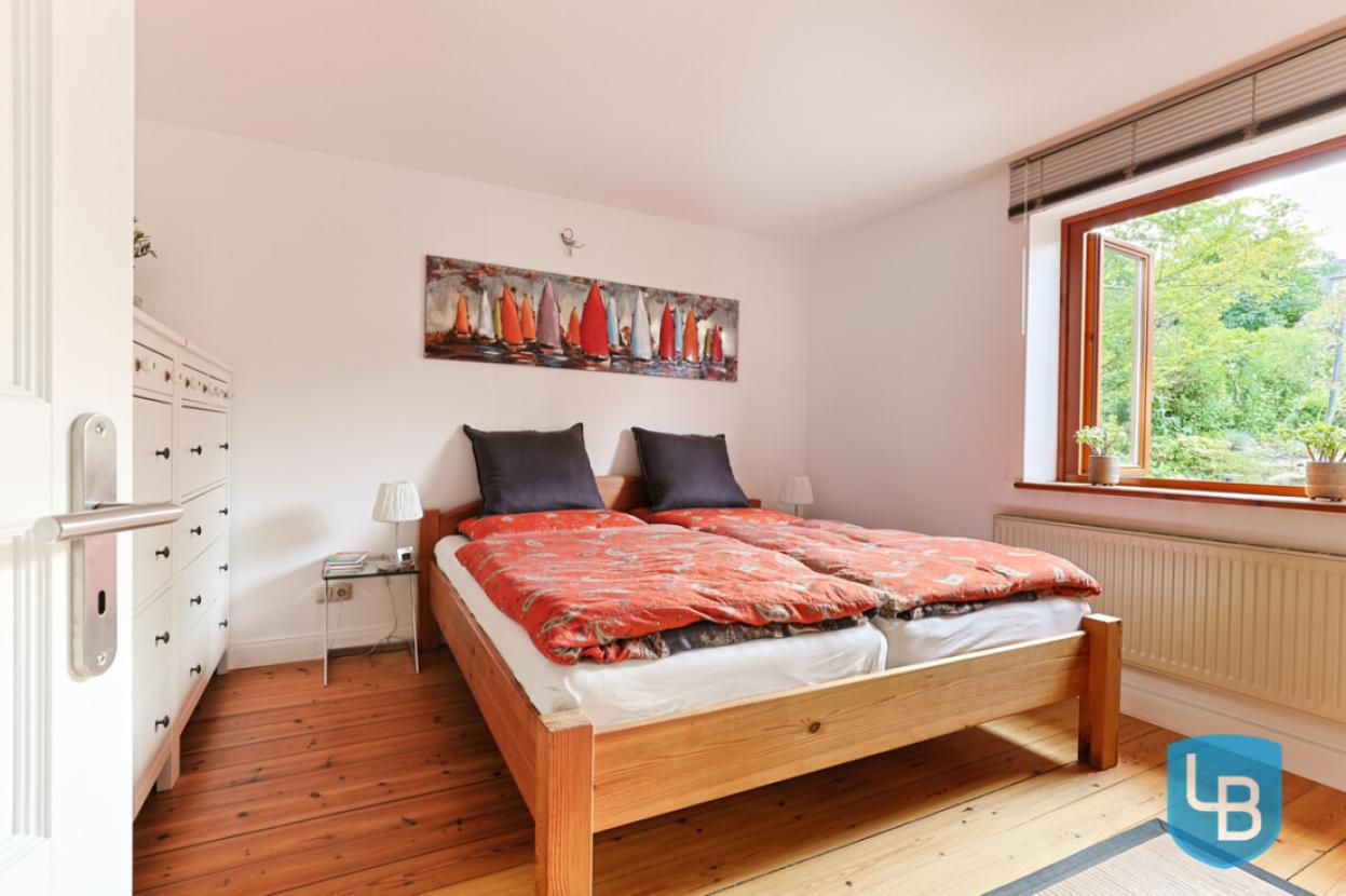 Individuell nutzbares Zimmer mit Kachelofen