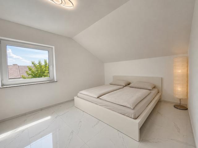 Schlafzimmer OG L