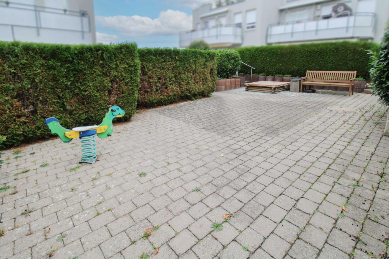 Spielplatz am Haus