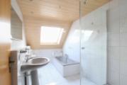 Badezimmer (OG)