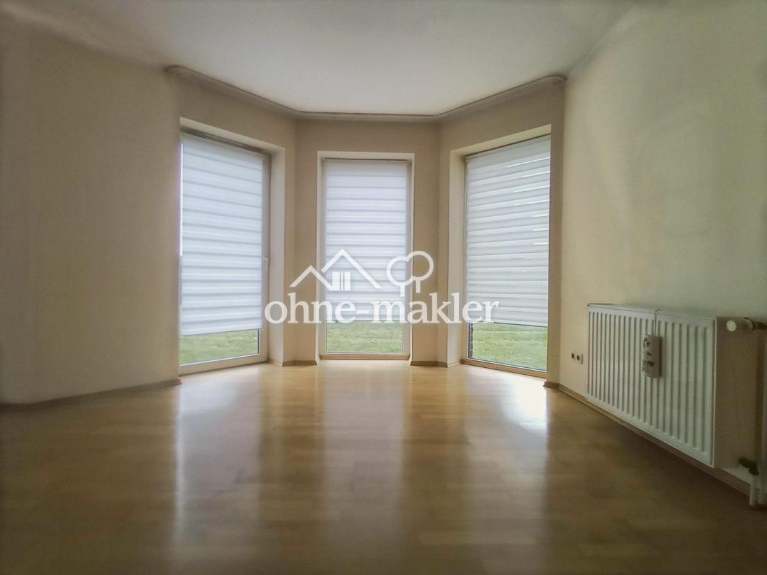 Wohnzimmer EG rechts a