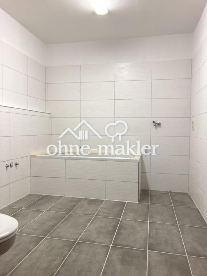 Badewanne u. WM.-Stellplatz