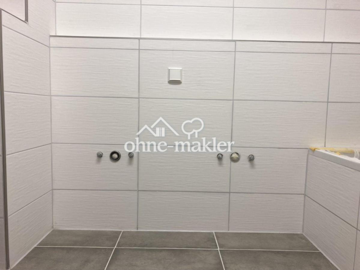 Bad - Platz für Waschbecken