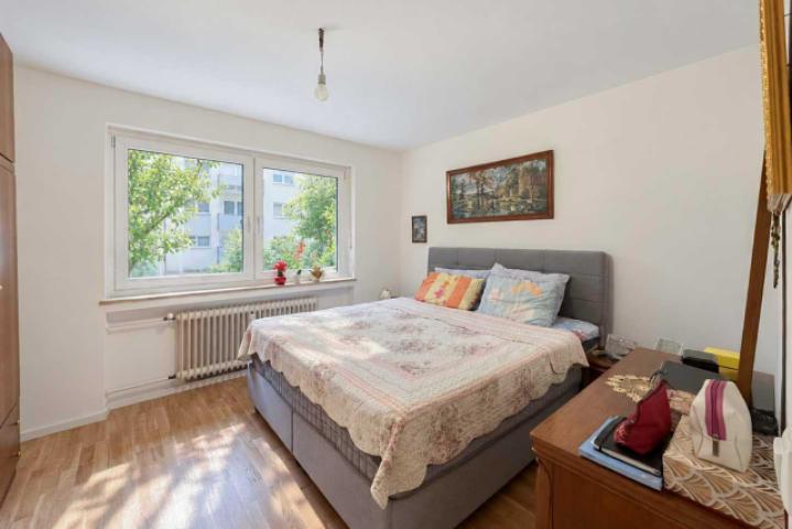 Schlafzimmer 1