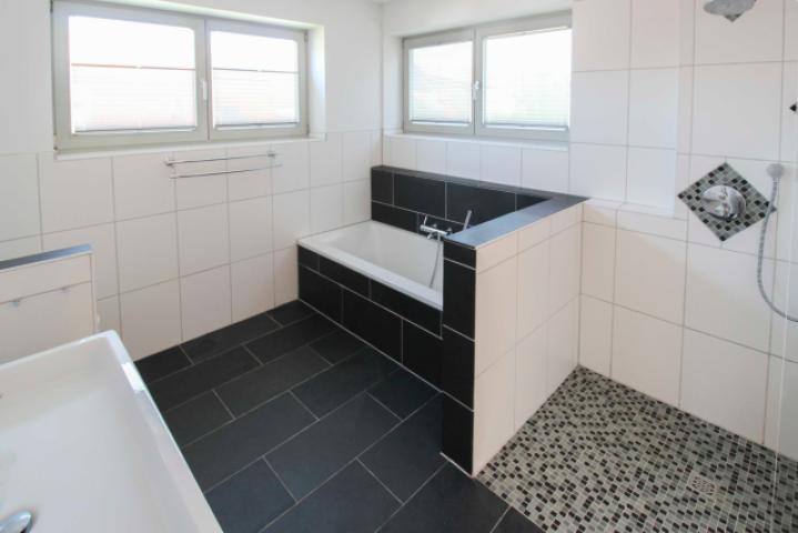 Badezimmer 1.OG