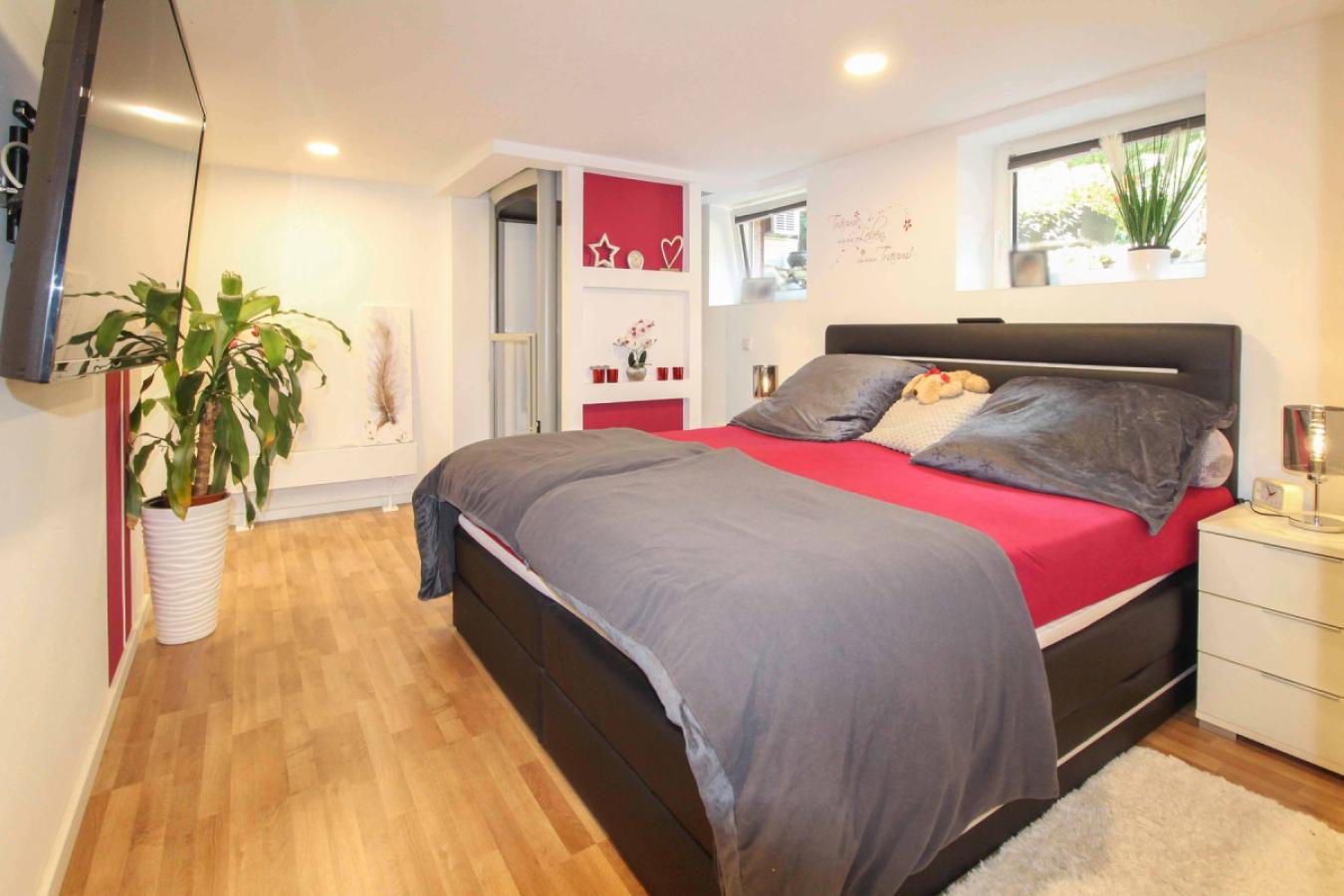 Schlafzimmer UG