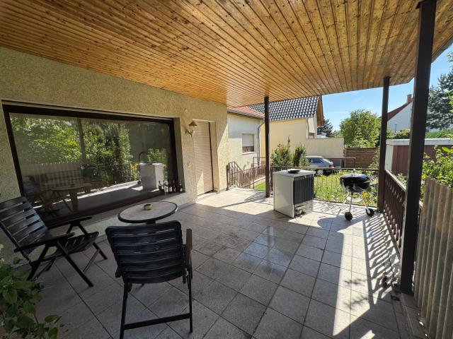 überdachte Terrasse