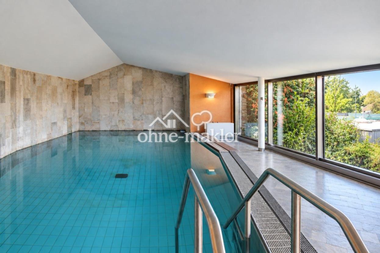 Pool zur Betriebszeit