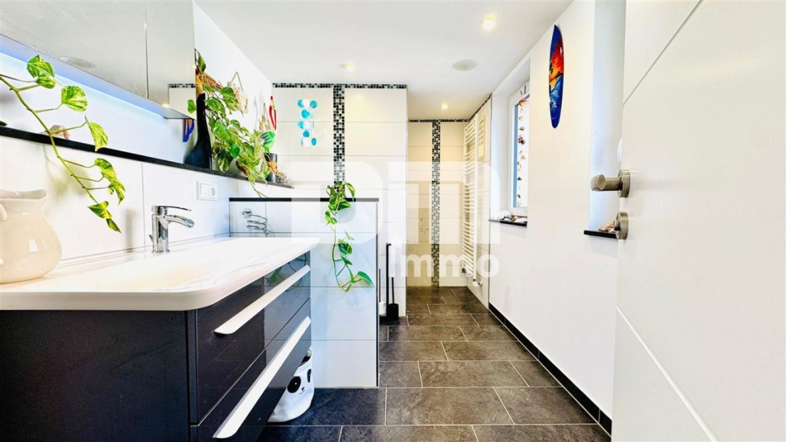 OG Badezimmer / Dusche ebenerdig