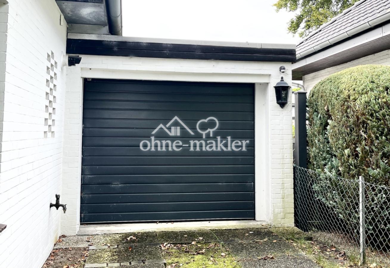 Garage mit elektr. Tor
