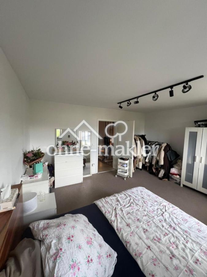 Schlafzimmer Links 1 OG