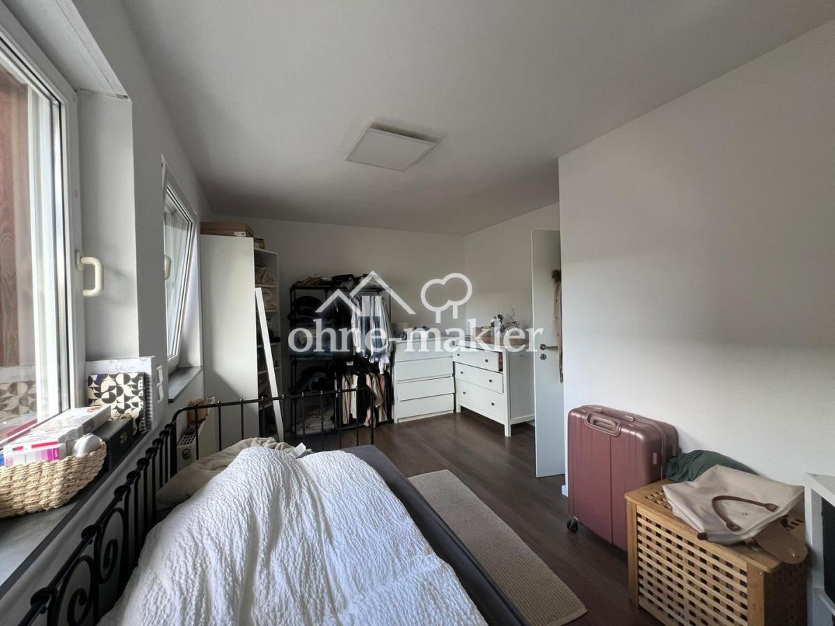 Schlafzimmer Rechts 1 OG
