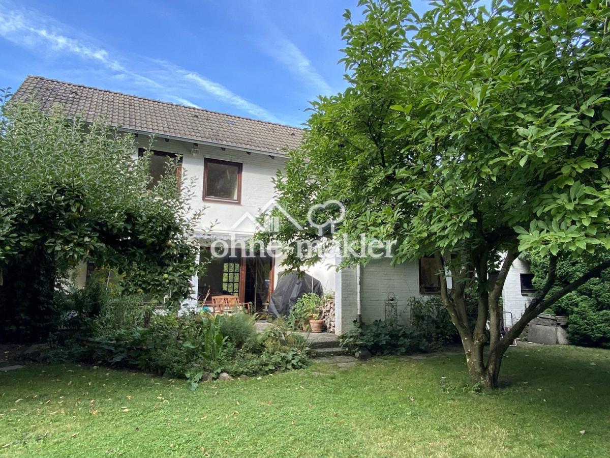 Garten Südseite mit Terrasse