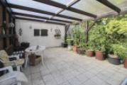 überdachte Terrasse