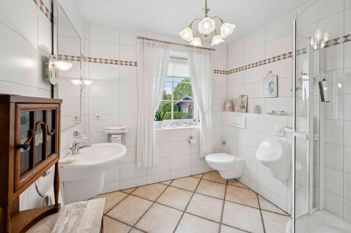Gäste WC mit Dusche