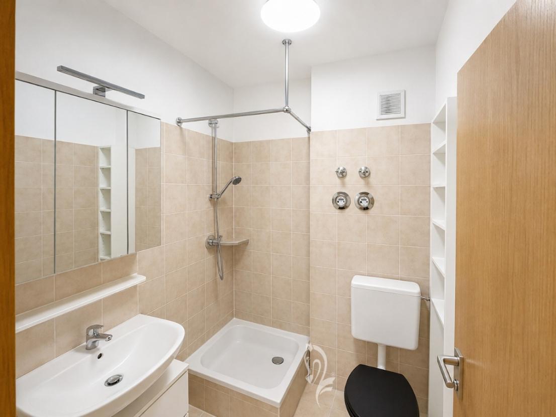 Wohnung 1 (Bad) KI optimiert