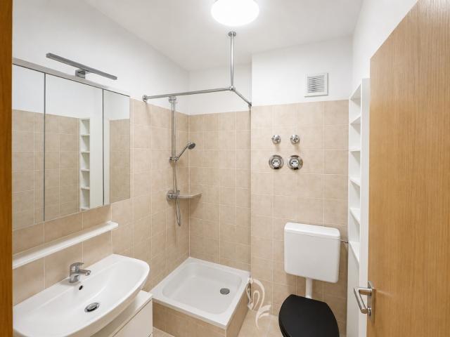 Wohnung 1 (Bad) KI optimiert