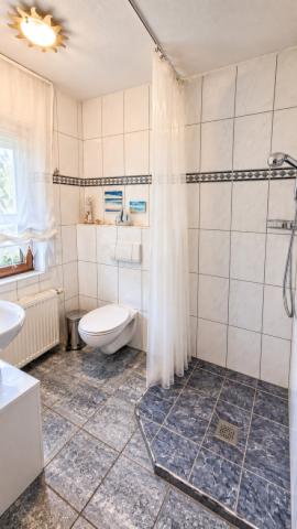 Badezimmer EG