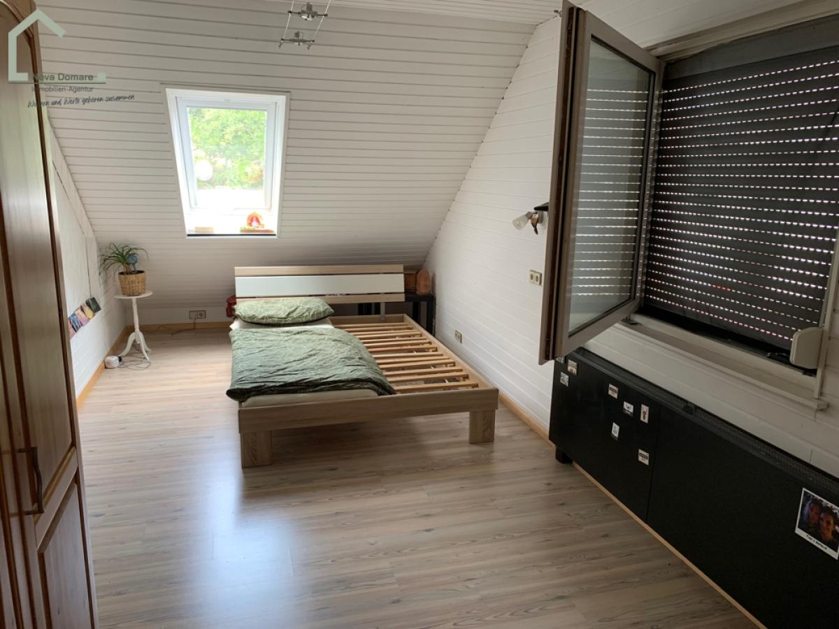 Schlafzimmer DG