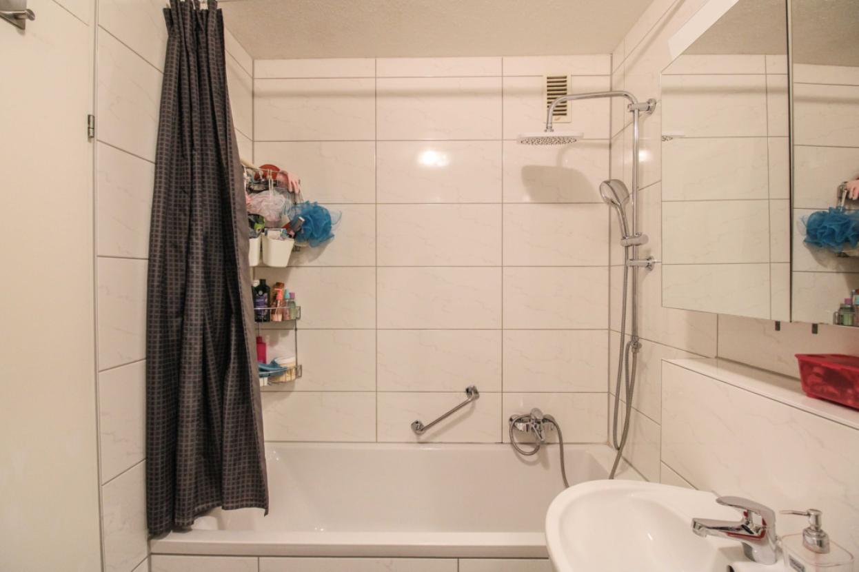 Bad mit Badewanne
