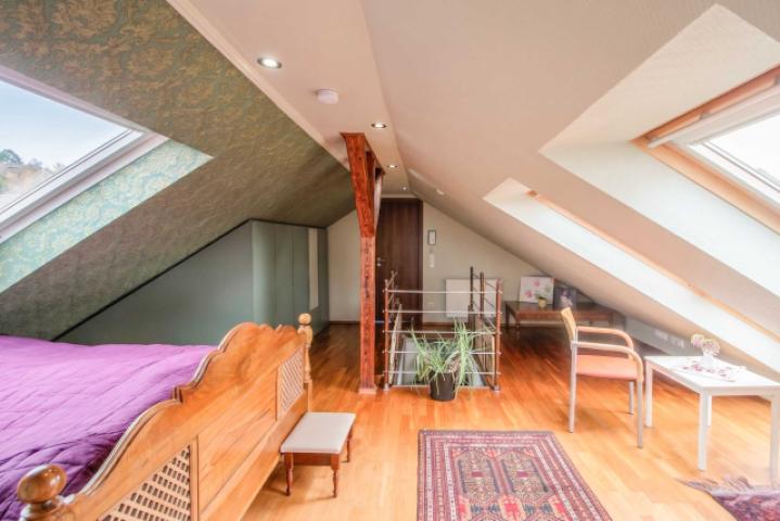 Schlafzimmer DG