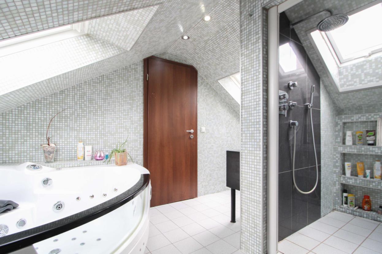 Badezimmer DG