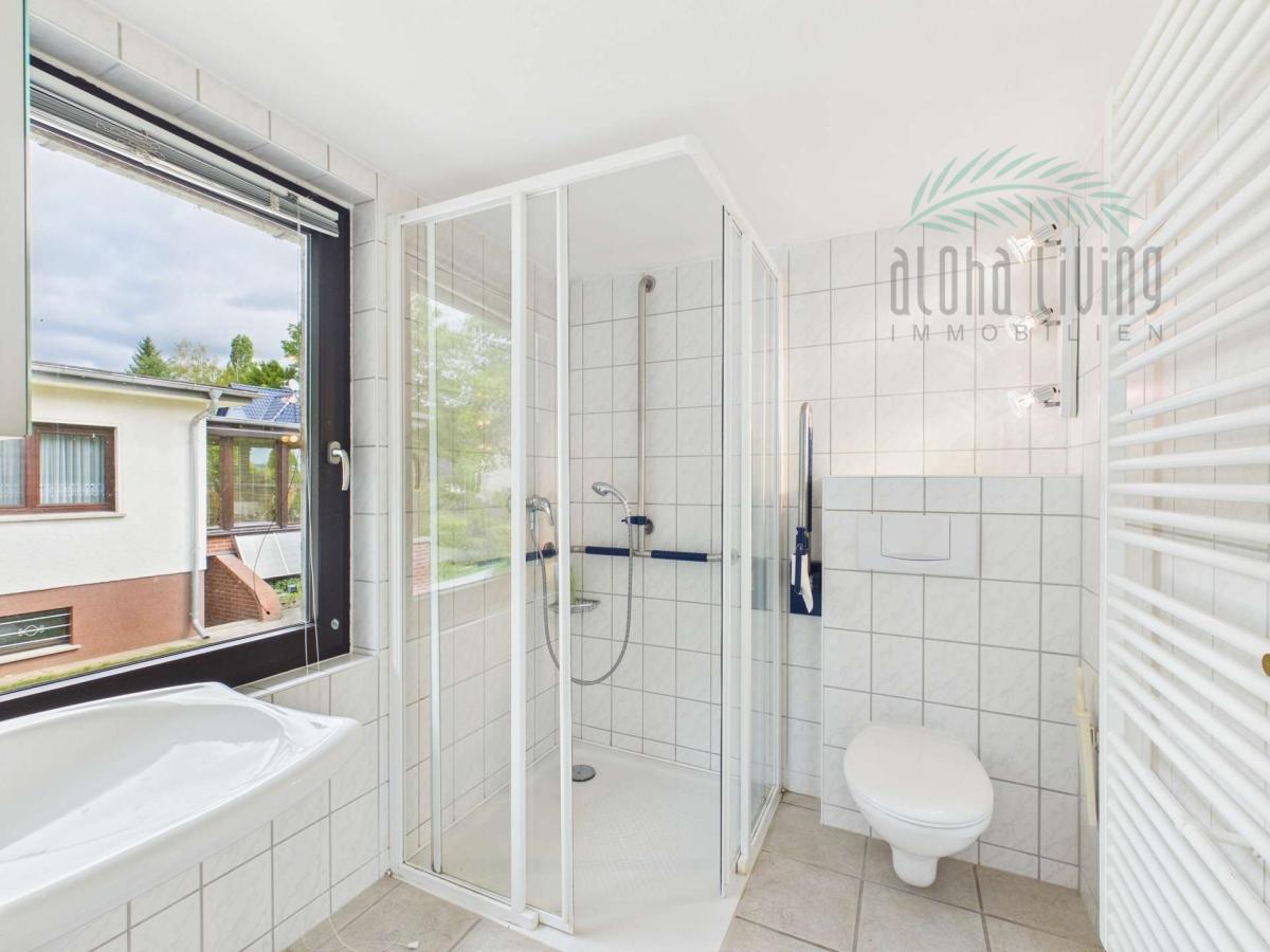 Badezimmer 1 (EG)